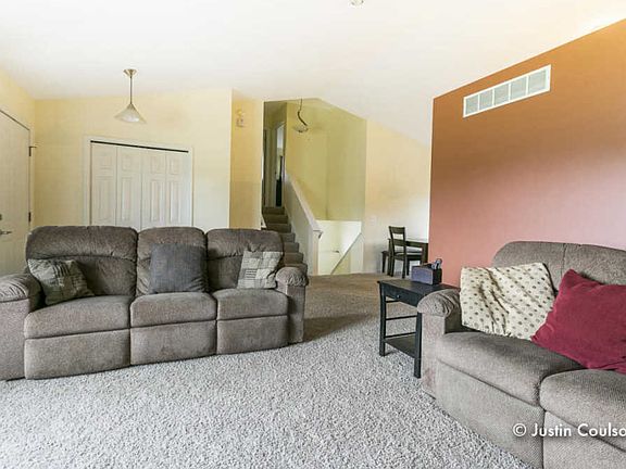 3rd image of 1061 E Avery Ct NW