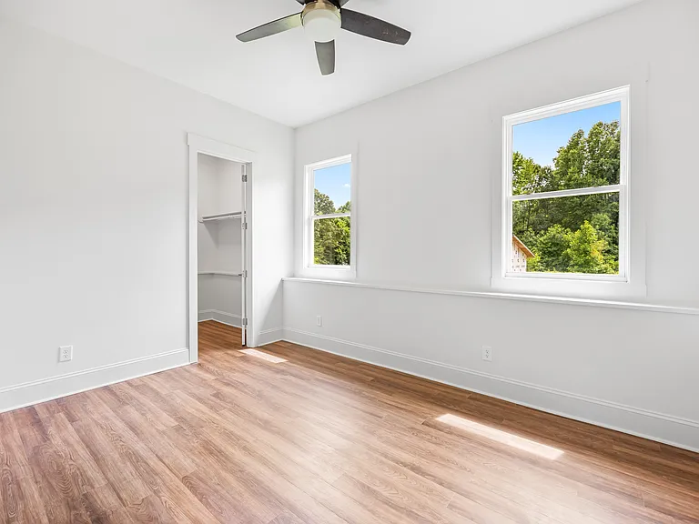 2540 Penninger Cir — Photo 11