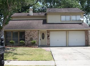 16151 Pipers View Dr, Webster, TX 77598