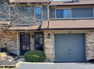 669 Hidden Valley Ct, Fairborn, OH 45324