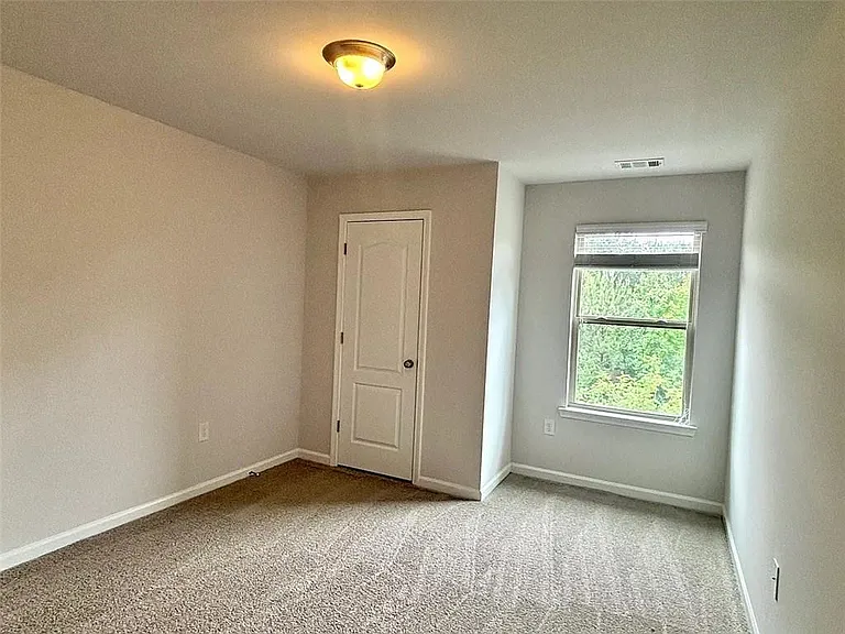 1700 Paxton Dr SW — Photo 19