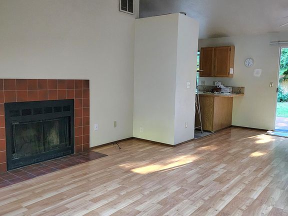 3rd image of 22944 NE 24th Pl
