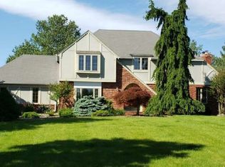 61 Colin Ct, Neshanic Station, NJ 08853