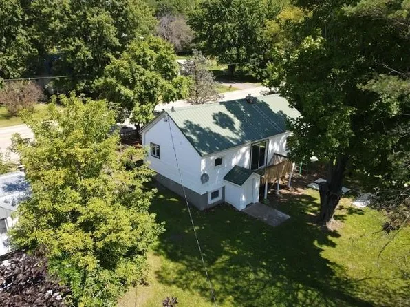 W7477 State Road 65, Beldenville, WI 54003