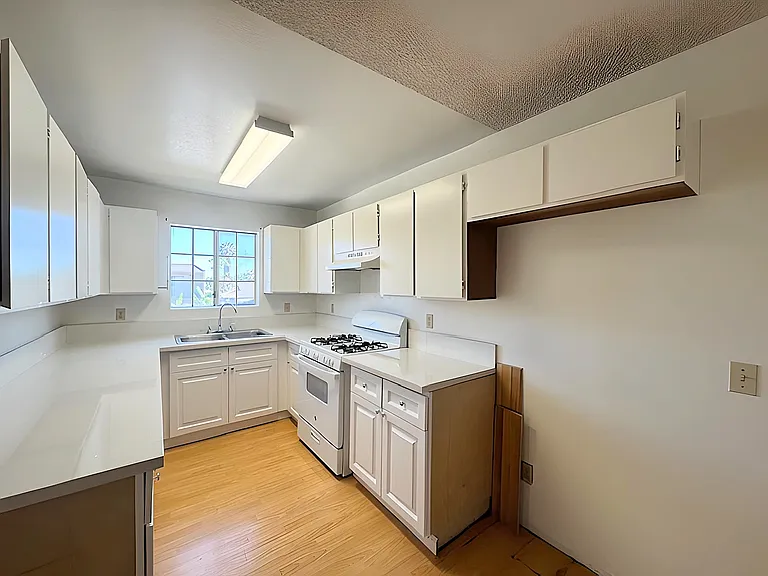 3963 Melrose Ave #1 — Photo 4