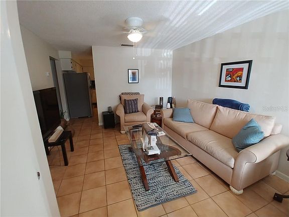 4th image of 333 Lagoon Dr #5