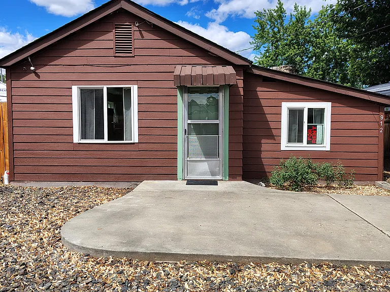 912 Cornell Ave — Photo 2