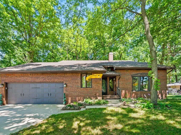 404 Woodland Dr, North Manchester, IN 46962