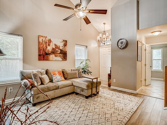 903 Moser River Dr Leander TX - Web Quality - 004 - 06 Living Room_08072022