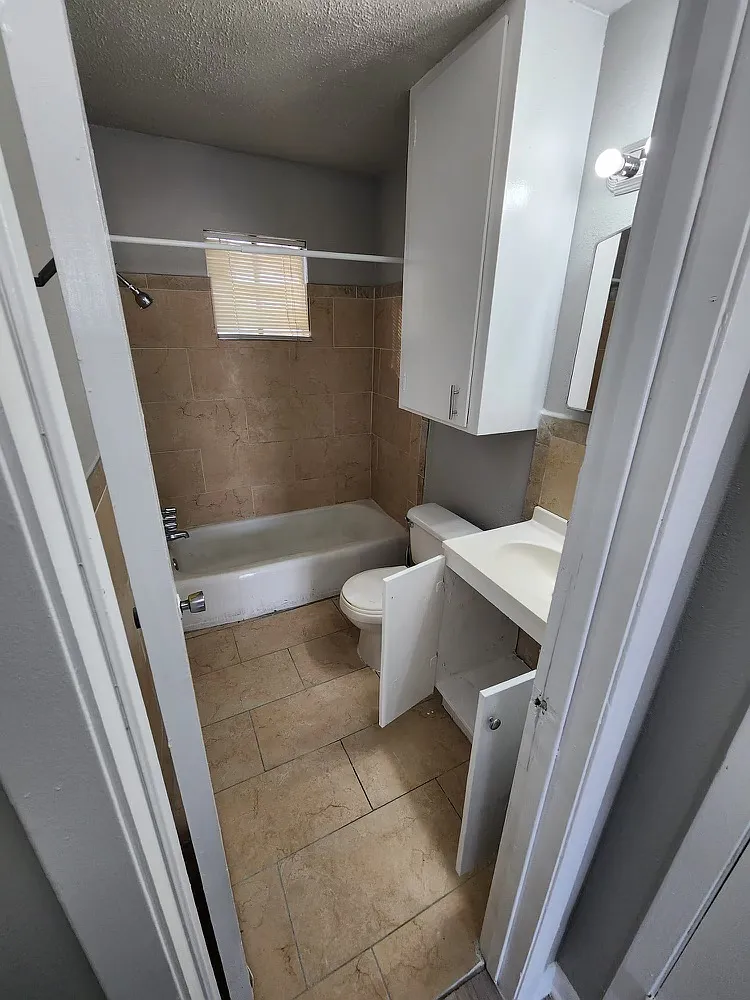 3414 Woodridge Dr — Photo 1