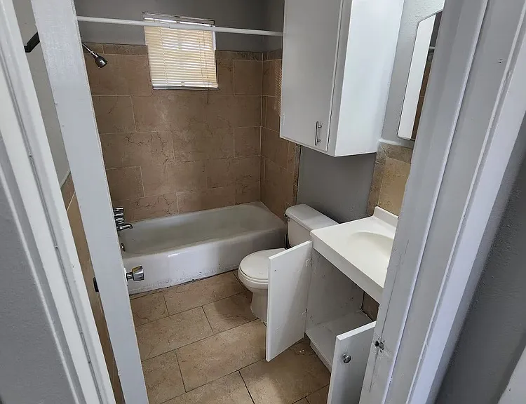 3414 Woodridge Dr #18 — Photo 1