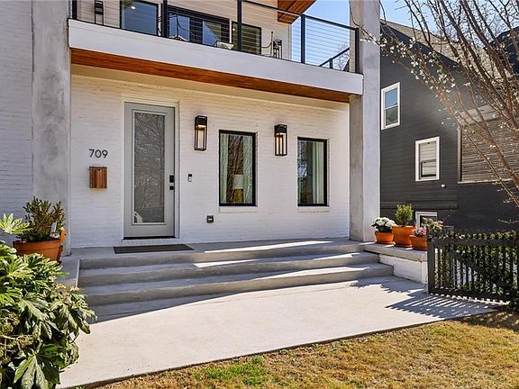 5th image of 709 Ralph McGill Blvd NE