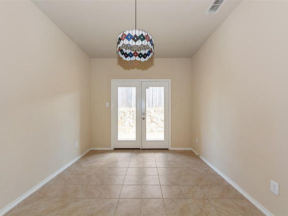 5th image of 1304 Glenwood Dr