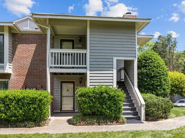 8011 Greenside Ct, Charlotte, NC 28277