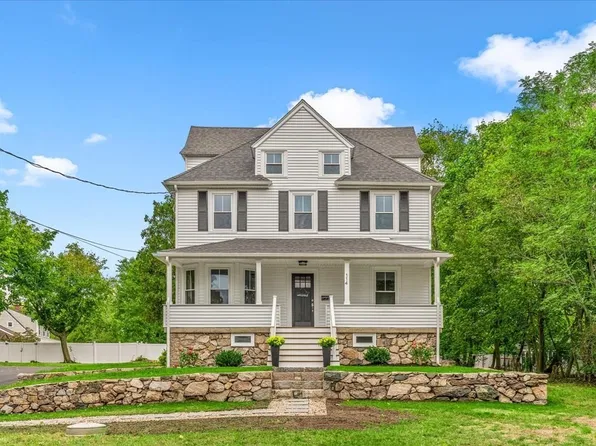 114 Hull St, Hingham, MA 02043