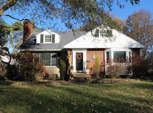 1393 Sunset View Dr, Akron, OH 44313