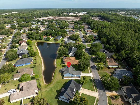 4th image of 284 N Churchill Dr