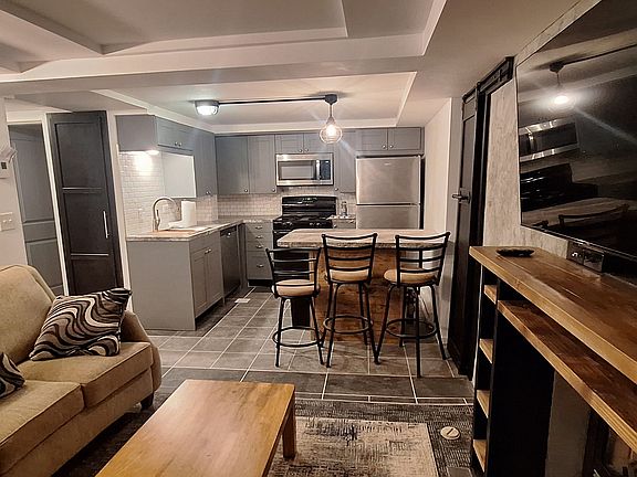 5th image of 369 Wildwood Ave