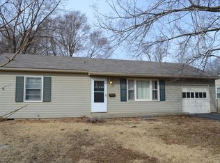 7132 Reeds Rd, Overland Park, KS 66204