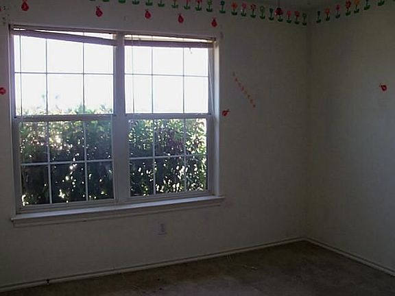 4th image of 3204 View Ln