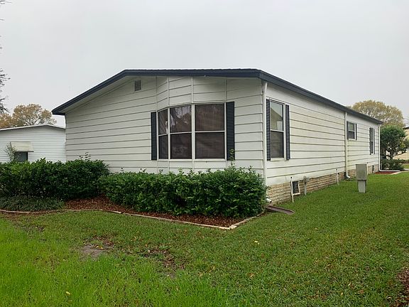 4th image of 640 N Edgewater Dr