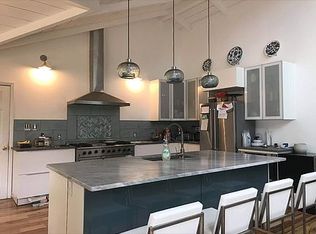 218 Hampshire Rd, Savannah, GA 31410