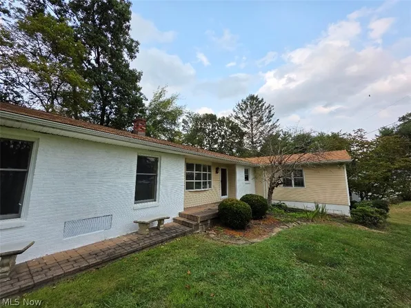 300 Eastlawn Cir, Zanesville, OH 43701