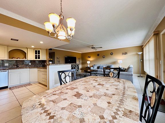 4th image of 306 Wellington L