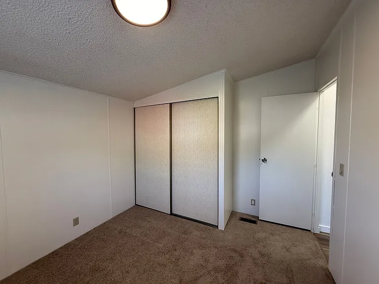 116 SE 8th St #26 — Photo 13