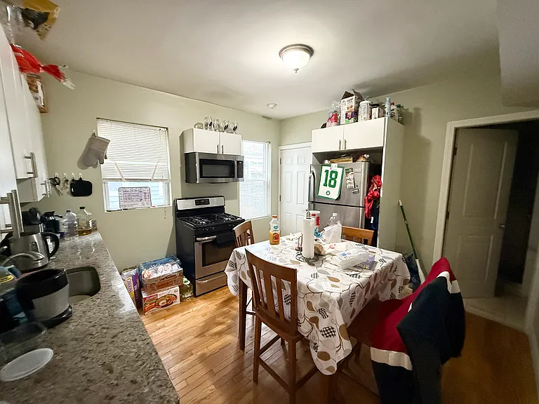 3977 Washington St #1R — Photo 2