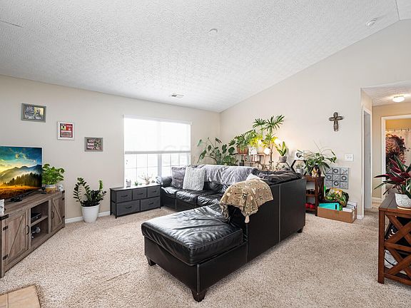 4th image of 710 Village Blvd Unit B