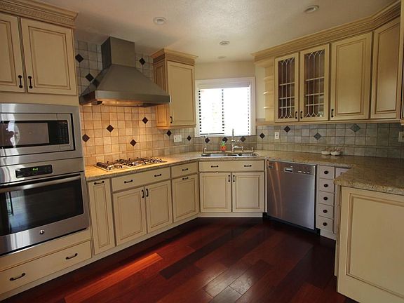 3rd image of 4847 Pine Hill Ct