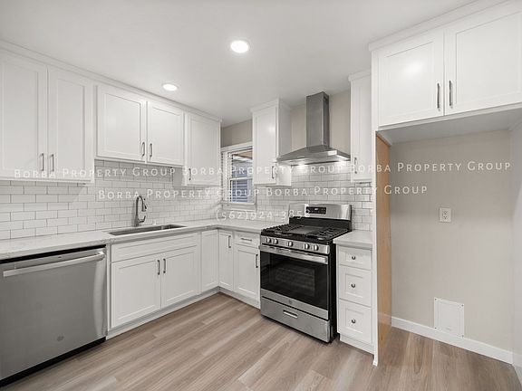 3rd image of 2464 Chestnut Ave #4