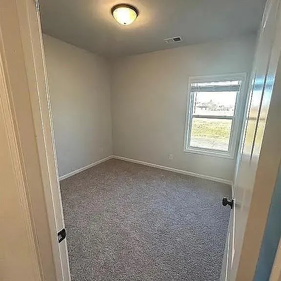 135 Laurel Trce — Photo 8