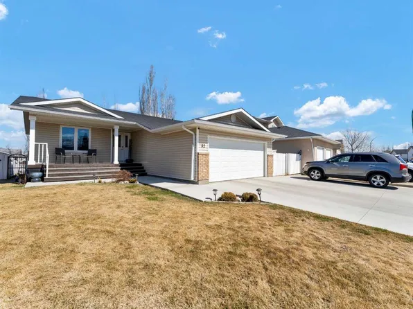 32 S Spruce Close SE, Medicine Hat, AB T1B 4L8