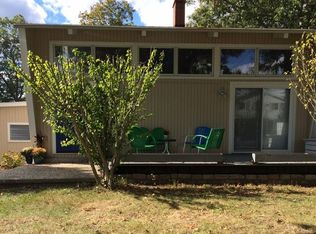 84 Hillcrest Rd, Niantic, CT 06357