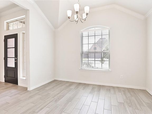 5th image of 8911 Emerald Cane Dr