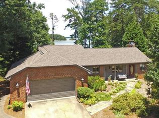 561 Hidden Point Rd, Hartwell, GA 30643