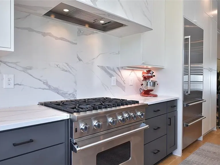 3667 Peachtree Rd NE — Photo 6