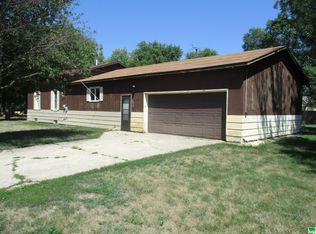 105 W 3rd Ave, Quimby, IA 51049