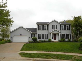 4727 Norfolk Pl, Bettendorf, IA 52722