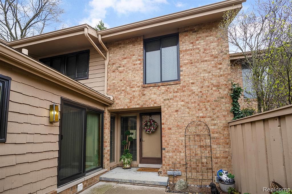 7190 Pebble Park Dr, West Bloomfield, MI 48322 Zillow