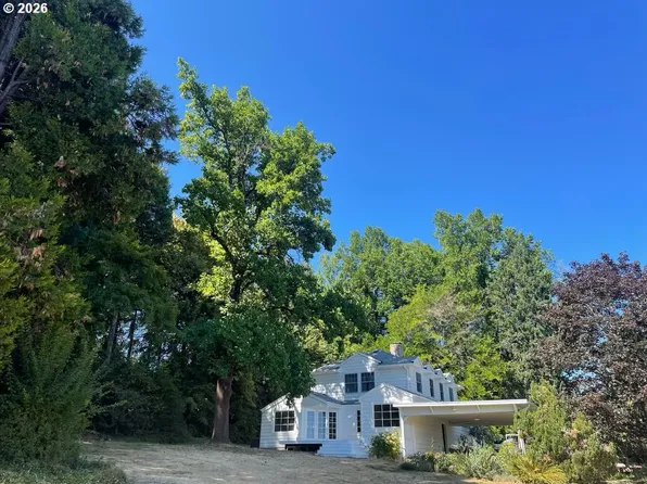 2300 Childs Rd, Lake Oswego, OR 97034