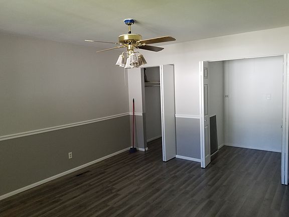 5th image of 1224 N Oakwood St