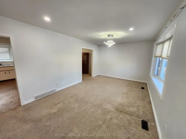 753 Notre Dame Dr, London, ON N6J 3B7