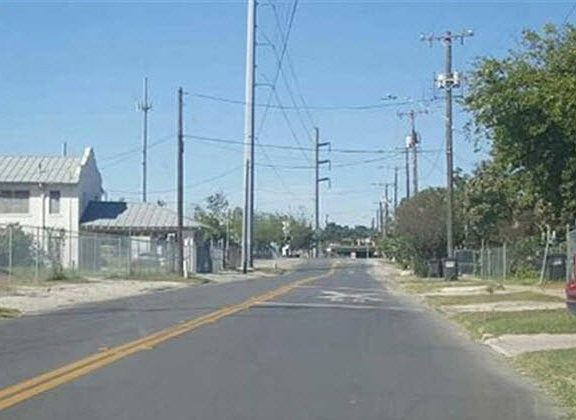 4th image of 631 Carolina St