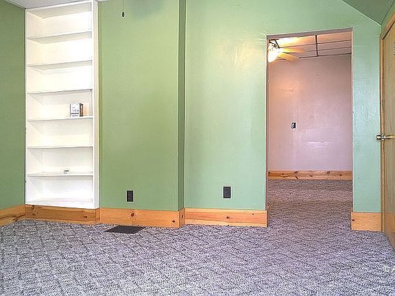 3rd image of 31 Brown Ave