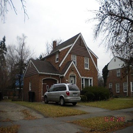 2nd image of 210 E Grixdale
