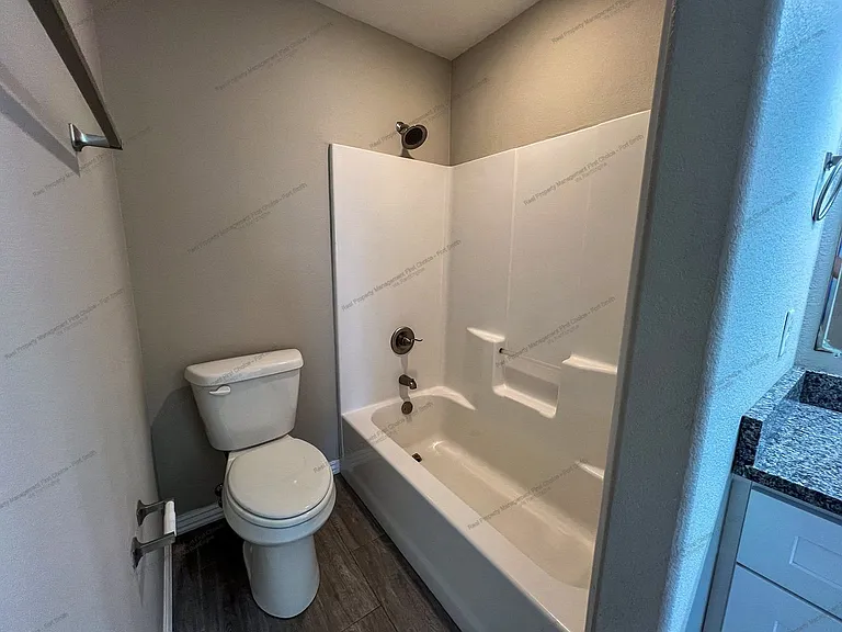 6621 Leightyn Ln — Photo 10