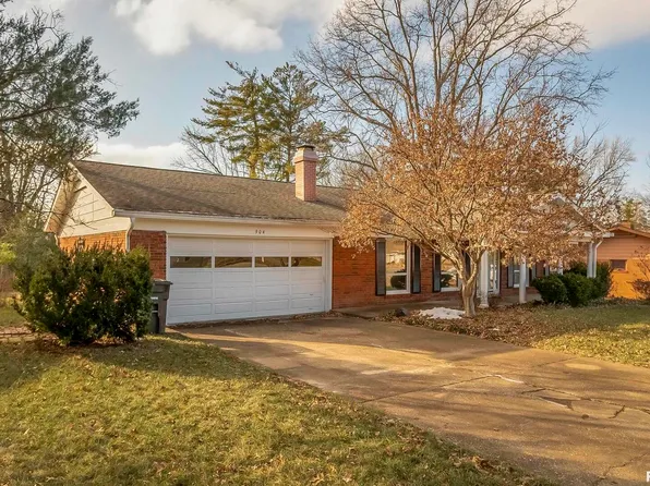 904 S Briarwood Dr, Carbondale, IL 62901